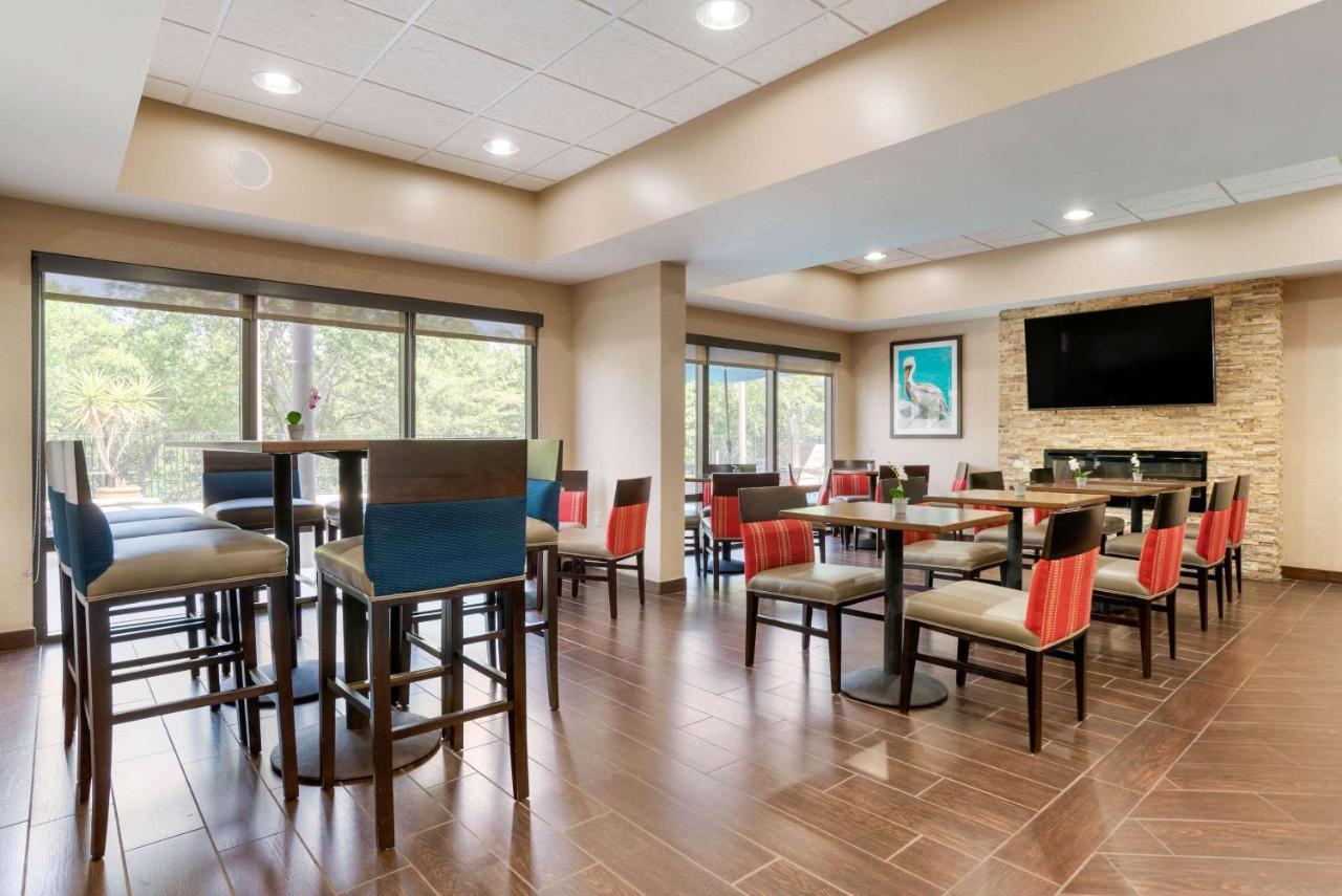 Comfort Suites Tallahassee Capitol - University Area Kültér fotó